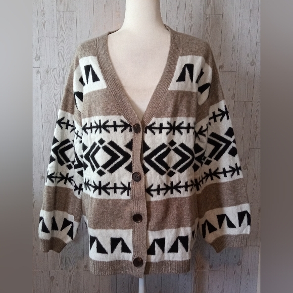 Patterned Cardigan Button Up Sweater Women's Size L - Picture 1 of 10
